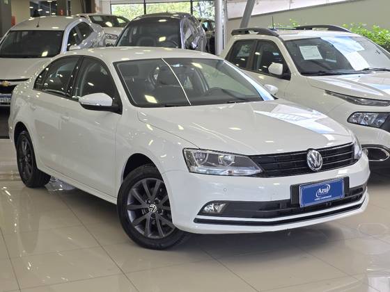 VOLKSWAGEN JETTA 2.0 TRENDLINE FLEX 4P TIPTRONIC